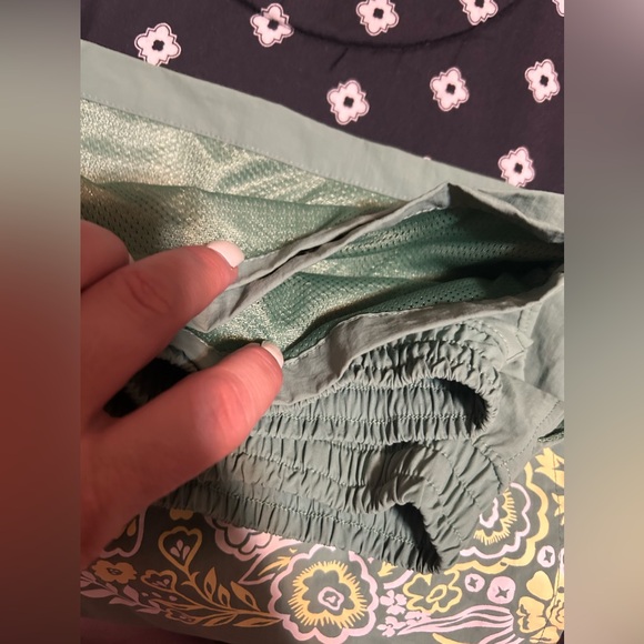 Free Assembly kids light green w/ floral pattern Swim shorts- size 14/16 - Picture 6 of 8